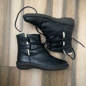 Ugg Caspia Black Leather Sherling Lace Up Ankle Boots